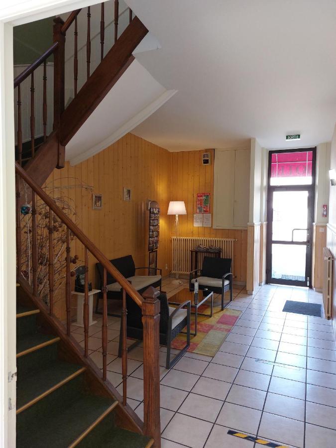 Hotel De France Objat Bagian luar foto