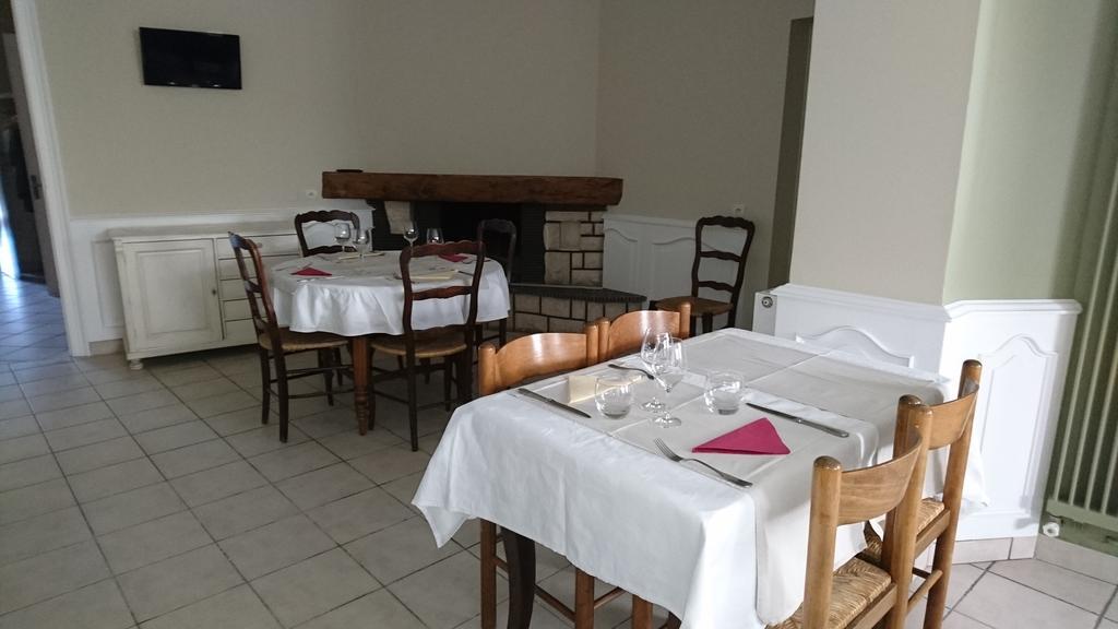 Hotel De France Objat Bagian luar foto